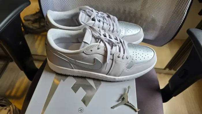 Air Jordan 1 Low OG - Grey Metallic Silver White - Número 42 - Original