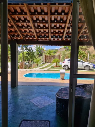 Chácara à venda com 250m², 3 quartos e 5 vagas