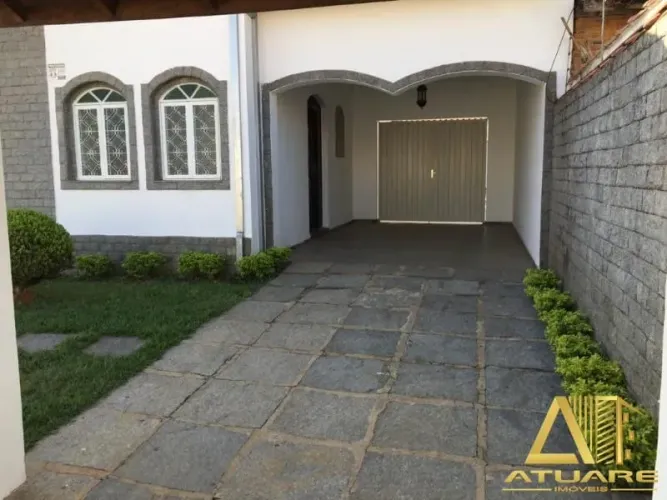 VENDA e LOCAÇÃO | Casa no bairro Fátima em Pouso Alegre, com piscina e churrasqueira, 03 q