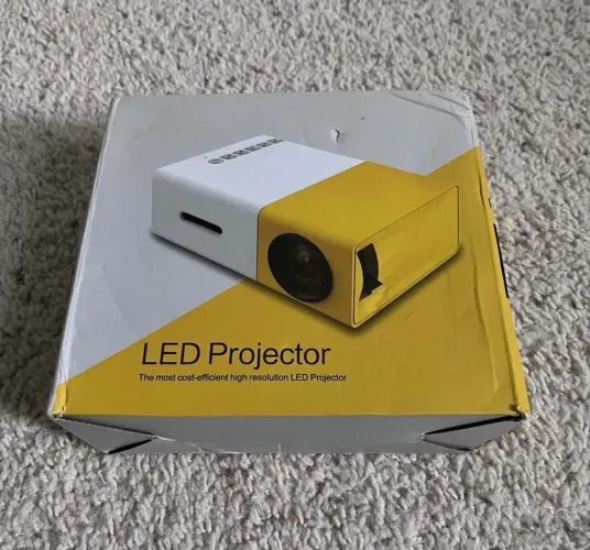 Mini Projetor LED YG300 Novo/Lacrado - Nunca Usado