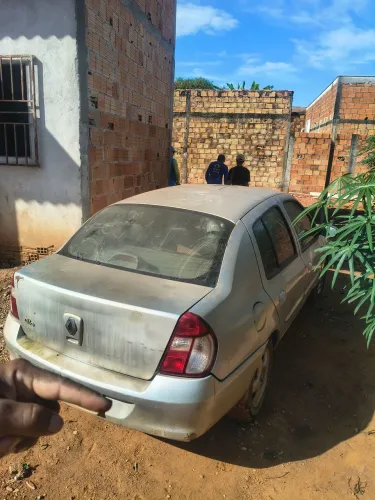 Peças do Clio 2007 1.6 16V ZAP *86 tadas a peças estão