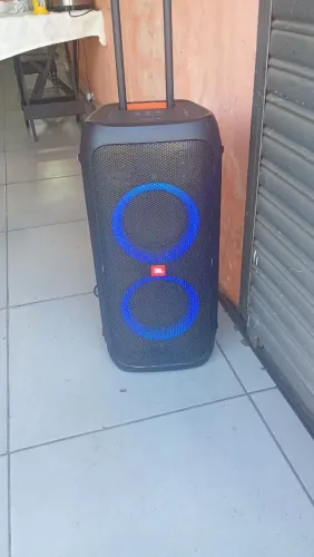 Caixa JBL 300 