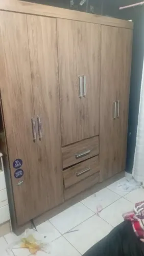 Guarda roupa 6 portas