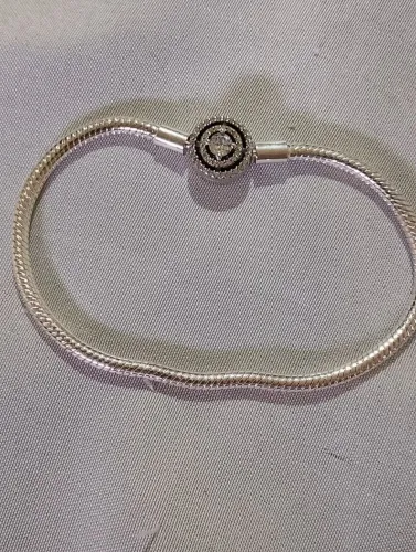 Linda Pulseira/Berloqueira em Prata 925 fecho cravejado de Zirconias
