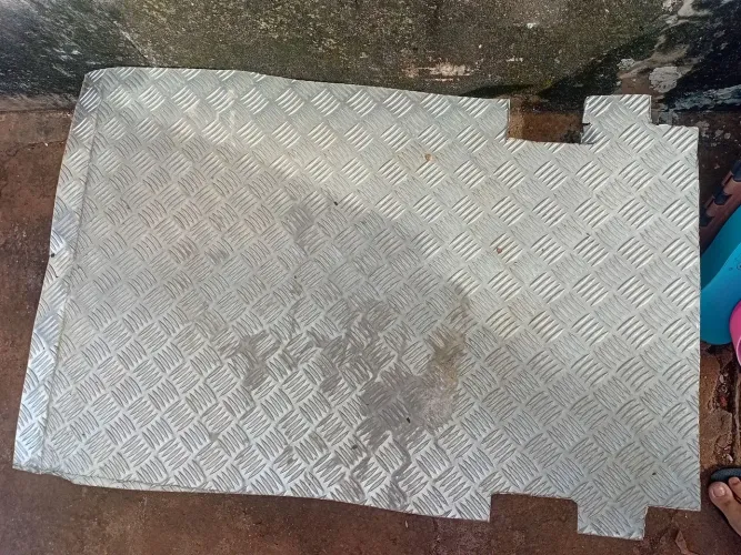 Chapa ou assoalho de ônibus 