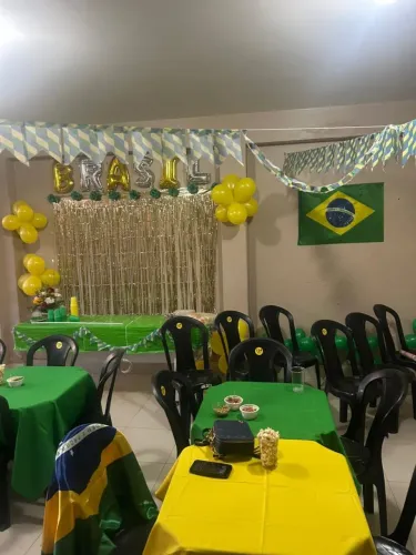 Aluguel de mesas e cadeiras e toalhas