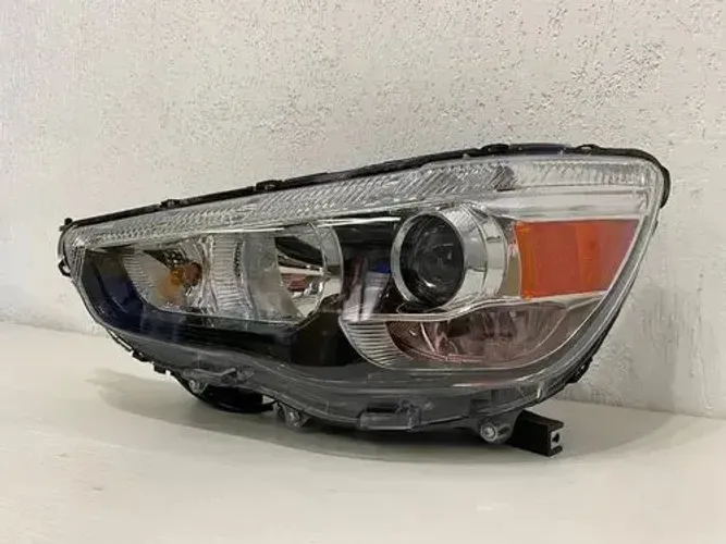 Farol Dianteiro esquerdo Mitsubishi asx para lampada xenom 