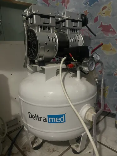 Vendo compressor odontológico Deltramed 38l