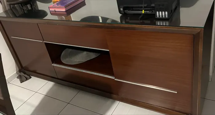 Movel para sala em madeira maciça