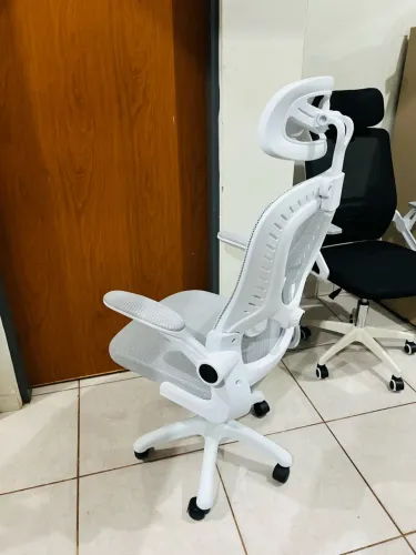 Cadeira para escritório nova