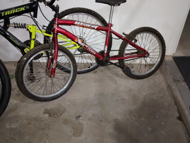Bicicleta infantil muito pouco usada bike
