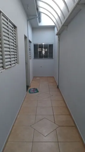 Vende se casa no Luiza 2 (parte alta do bairro)