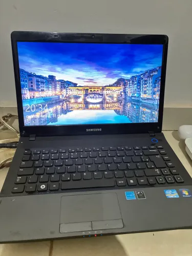 Notebook Samsung I5 4GB RAM