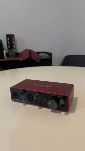 Interface Focusrite 2i2 3 geração