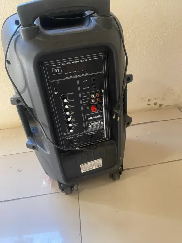 Vendo este som! Semi novo! Mais informações vem no LG