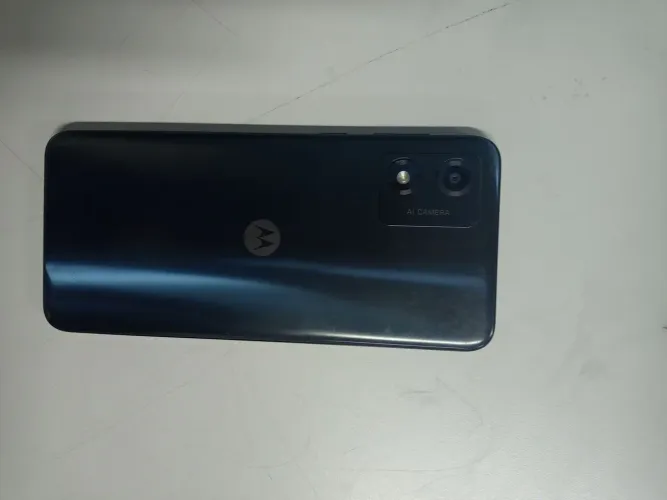Celular moto E13