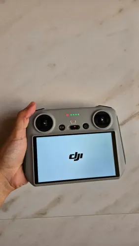 Controle Dji RC com tela integrada
