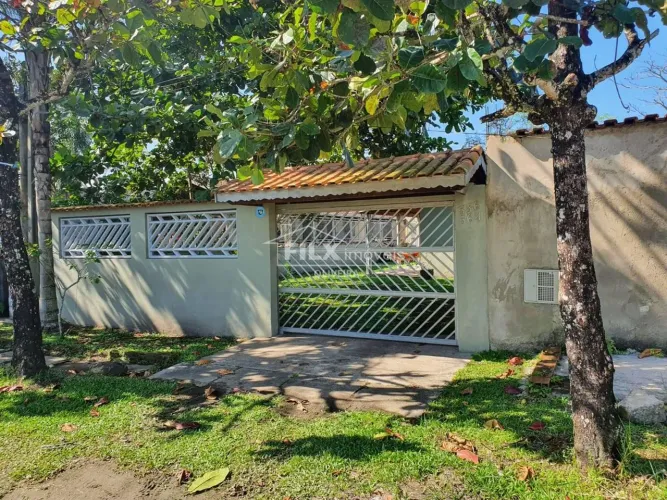Casa com 3 quartos à Venda, Santa Terezinha - Itanhaém