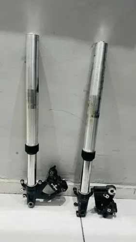 Par de bengalas moto Bajaj Dominar 400, sem detalhes - ORIGINAL