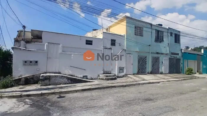 Lote com 07 moradias e 01 salão para venda no bairro Jardim Vitoria BH/MG