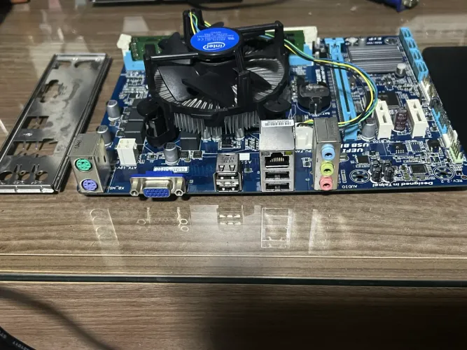 Kit Placa-mãe Core i3+ 4GB (com defeito )