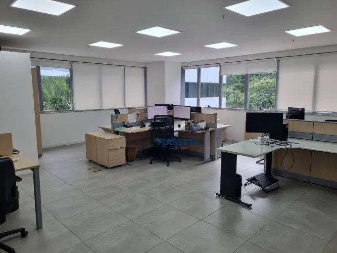Sala com 700m² e 11 vagas SC401 Square Corporate