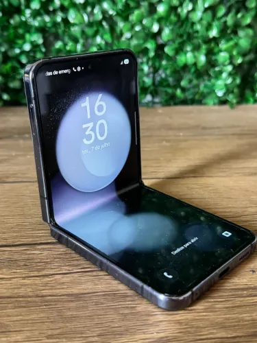 Galaxy Z Flip 5 (impecável)