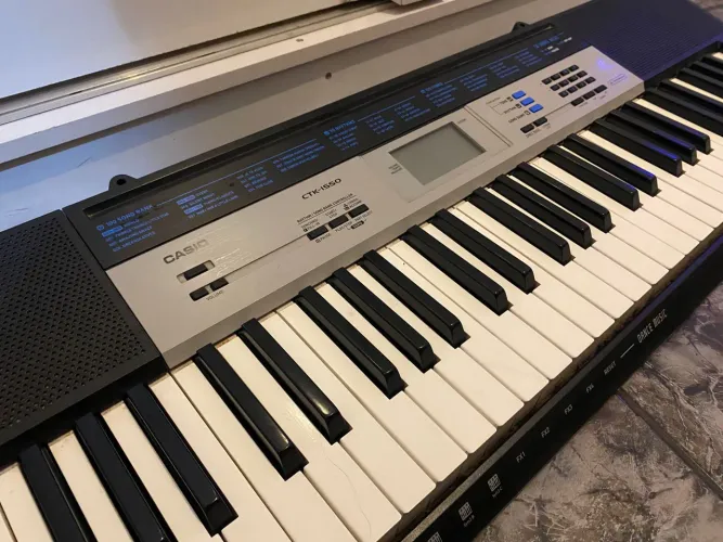 Teclado musical CASIO CTK-1550 leia a descrição!