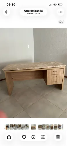 Birô em fórmica com tampo mármore crema marfil