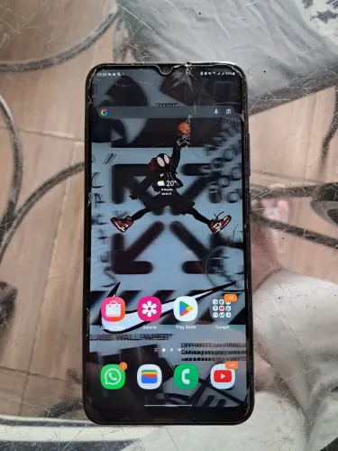 VENDO CELULAR A3 URGENTE