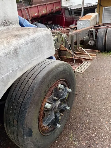 Caminhao volvo nl 10