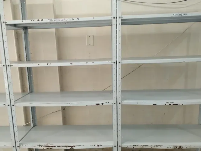 Prateleiras para comércio