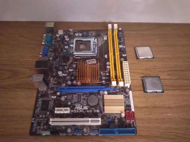 Vendendo placa mãe junto com dois processador