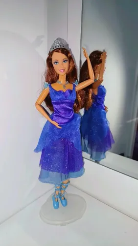 Barbie Courtney doze princesas bailarinas COMPLETA