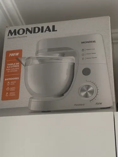 Batedeira Branca Planetária Mondial 700W - NOVA na caixa