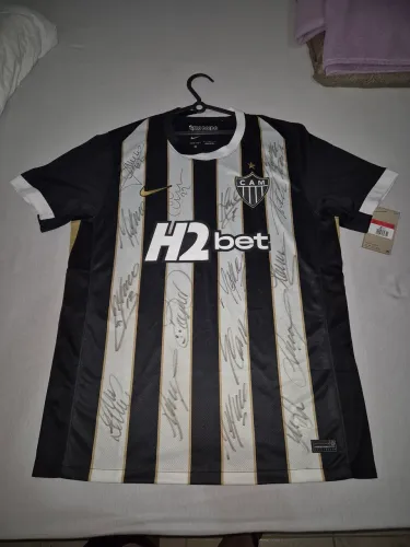 Camisa Oficial Nike Atlético Mineiro Autografada pelo Elenco - Hulk, Everson, Lyanco