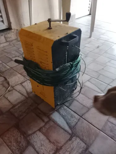 Máquina de solda ESAB bantam 250