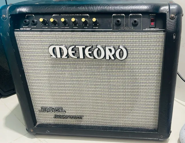 CUBO PARA BAIXO SPACE BASS - BASSMAN 50W RMS