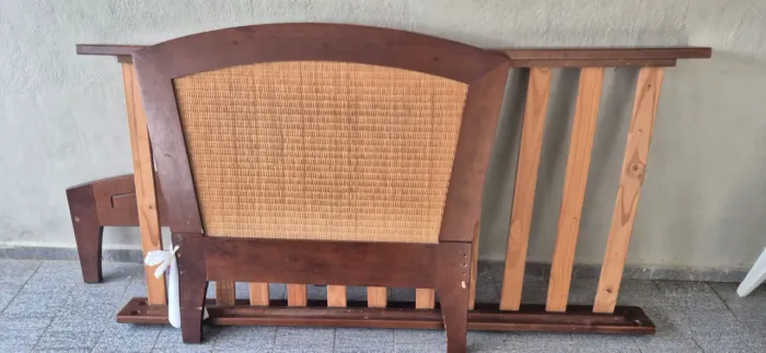 Cama de solteiro madeira maciça