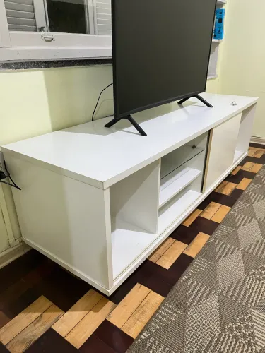 Rack para sala TV e periférico branco em madeira maciça.