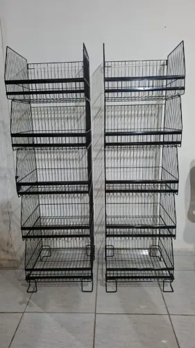 Expositor de produtos, novo. Valor: 190,00 reais cada.