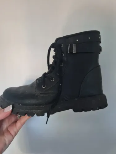 Bota de menina n. 34