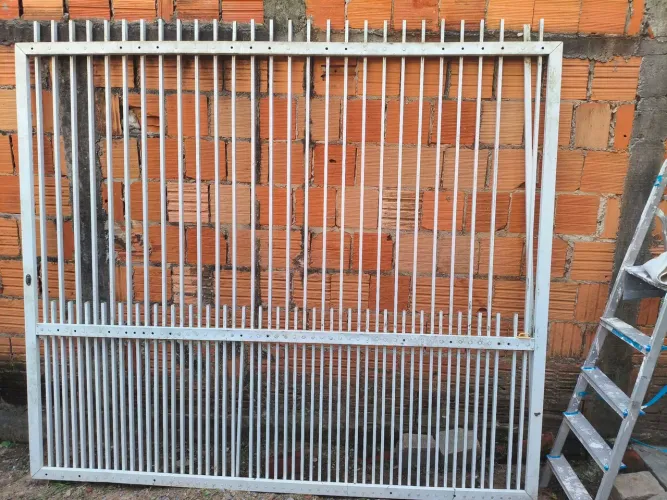 Portão de alumínio