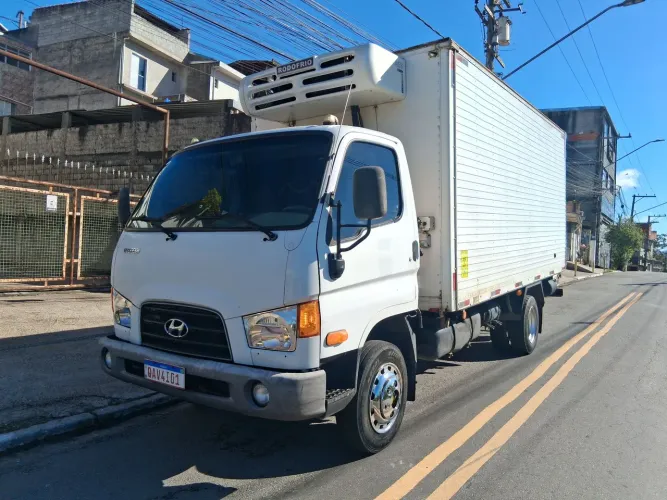 HYUNDAI HD80 3/4 BAÚ REFRIGERADO  FRIGORÍFICO 2019  N IVECO