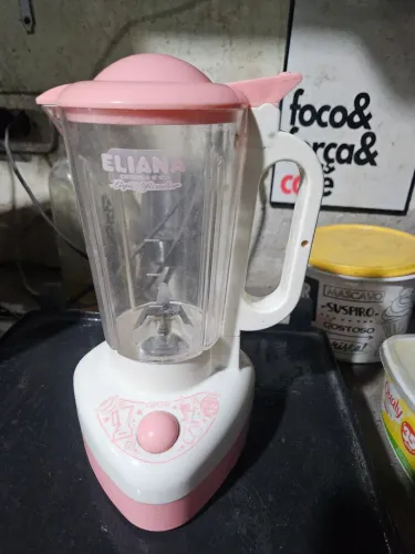 Antigo liquidificador da Eliana grow