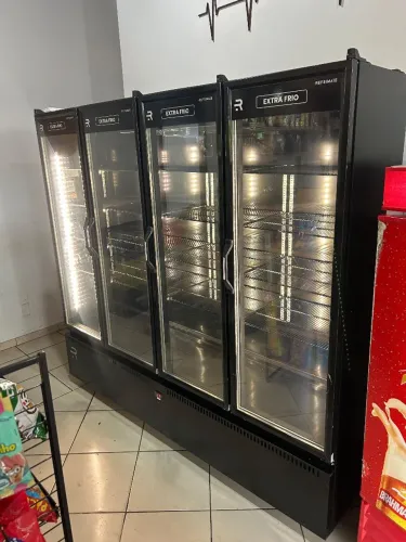 Auto Serviço Vanguard Extra Frio 4 Portas (-5°C) Cervejeira Total Black Refrimate R$ 13890