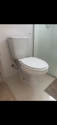 Vaso sanitário Deca com Tampa (possui fechamento suave)