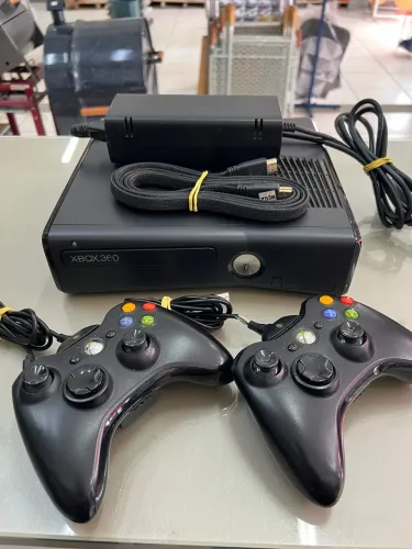 Xbox 360 com 2 controles Desbloqueado