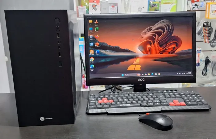 Excelente PC intel core i5 14°geração 8GB de memória ram ssd 120GB Windows 11 64bits!!