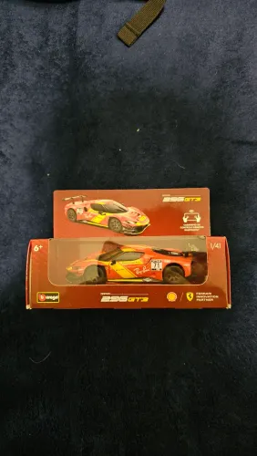 Miniatura RC Ferrari 296 GT3 Shell